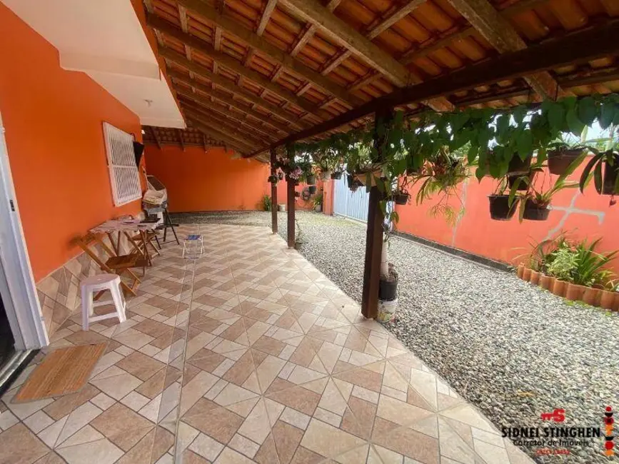 Foto 2 de Casa com 3 quartos à venda, 140m2 em Balneario Barra Do Sul - SC