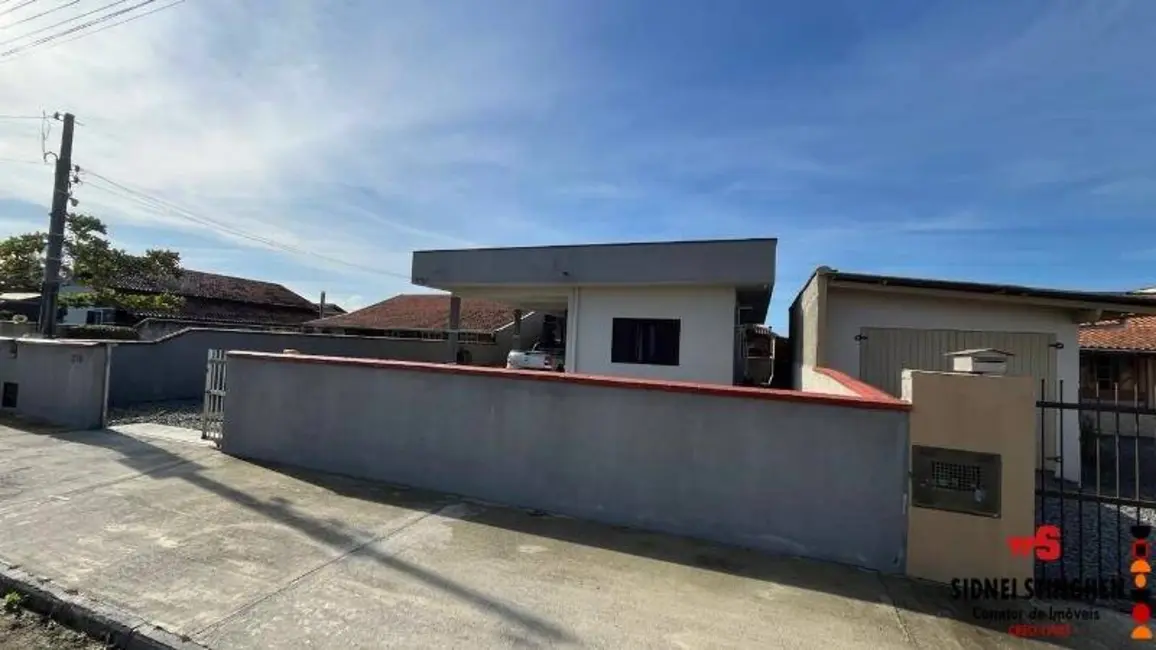 Foto 2 de Casa com 2 quartos à venda, 135m2 em Balneario Barra Do Sul - SC