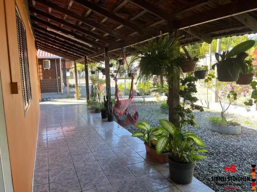 Casa com 3 quartos à venda, 130m2 em Balneario Barra Do Sul - SC - imagem 2 Foto 2 de Casa com 3 quartos à venda, 130m2 em Balneario Barra Do Sul - SC
