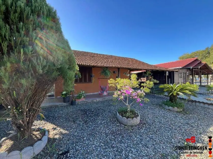 Casa com 3 quartos à venda, 130m2 em Balneario Barra Do Sul - SC - imagem 3 Foto 3 de Casa com 3 quartos à venda, 130m2 em Balneario Barra Do Sul - SC