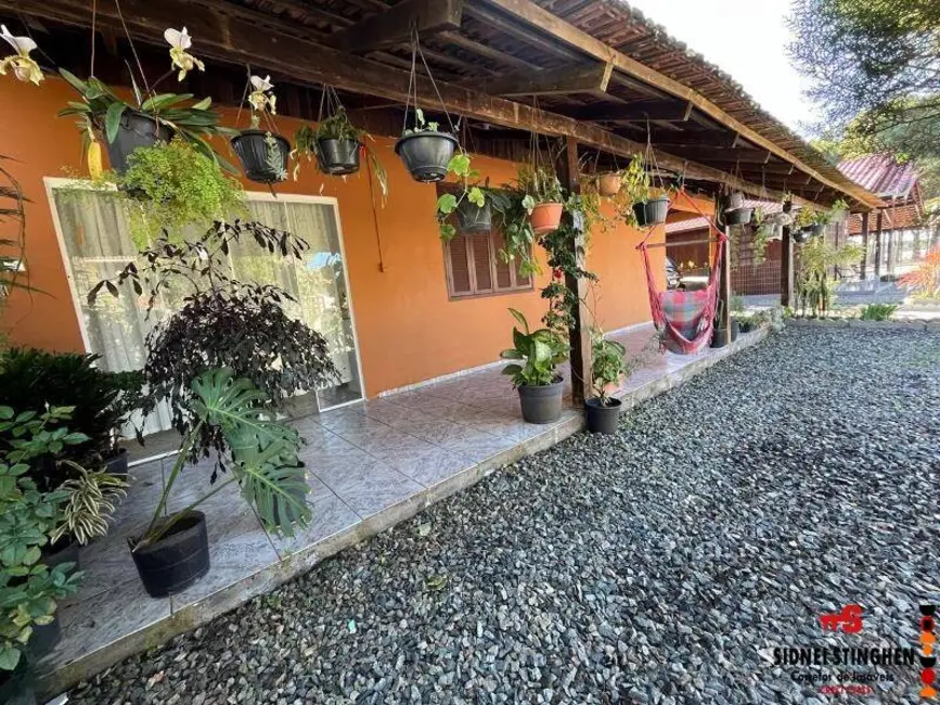 Casa com 3 quartos à venda, 130m2 em Balneario Barra Do Sul - SC - imagem 4 Foto 4 de Casa com 3 quartos à venda, 130m2 em Balneario Barra Do Sul - SC