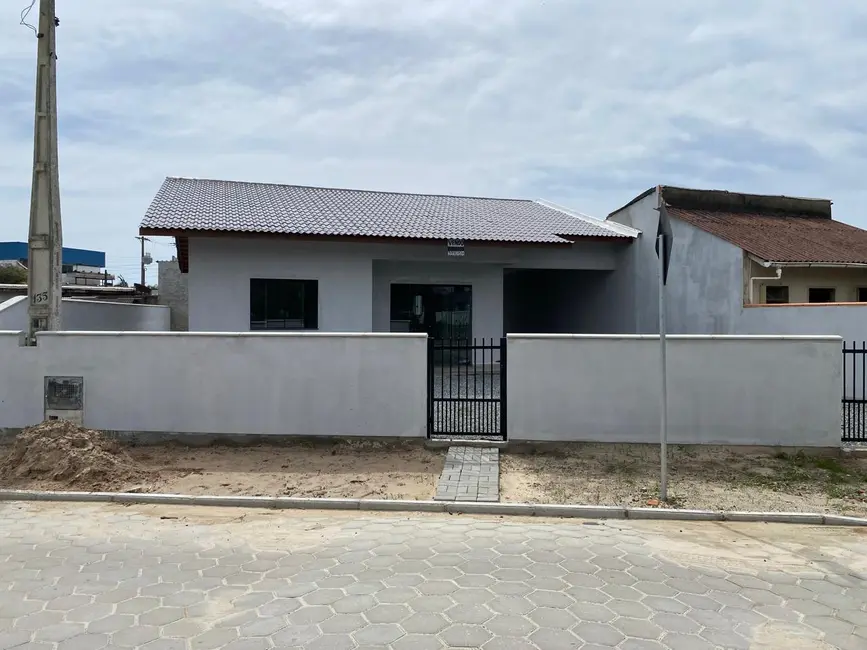 Foto 2 de Casa com 3 quartos à venda, 110m2 em Centro, Balneario Barra Do Sul - SC