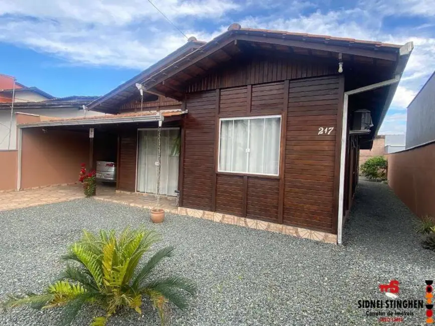 Foto 3 de Casa com 3 quartos à venda, 136m2 em Balneario Barra Do Sul - SC