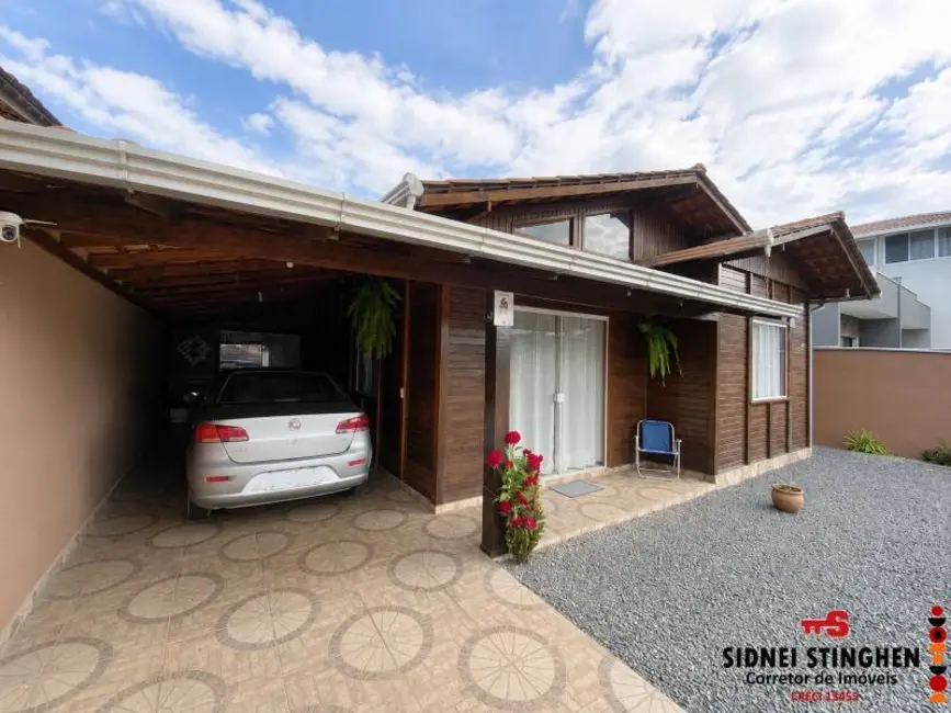 Foto 3 de Casa com 3 quartos à venda, 136m2 em Balneario Barra Do Sul - SC