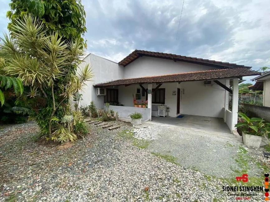 Casa com 4 quartos à venda, 125m2 em Balneario Barra Do Sul - SC - imagem 2 Foto 2 de Casa com 4 quartos à venda, 125m2 em Balneario Barra Do Sul - SC