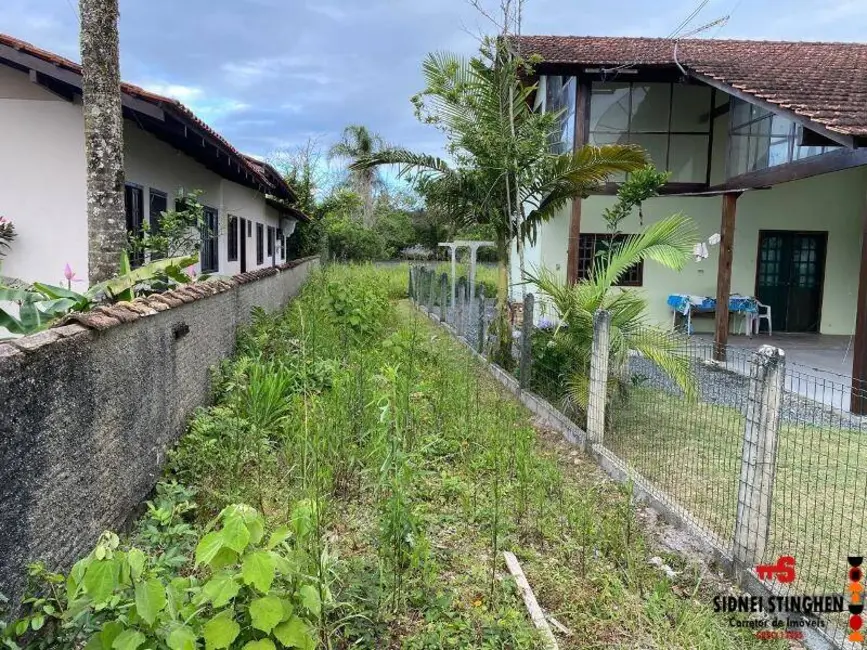 Foto 3 de Terreno / Lote à venda, 358m2 em Balneario Barra Do Sul - SC