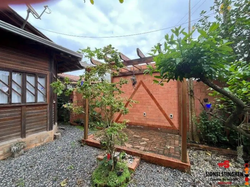 Foto 9 de Casa com 3 quartos à venda, 125m2 em Balneario Barra Do Sul - SC