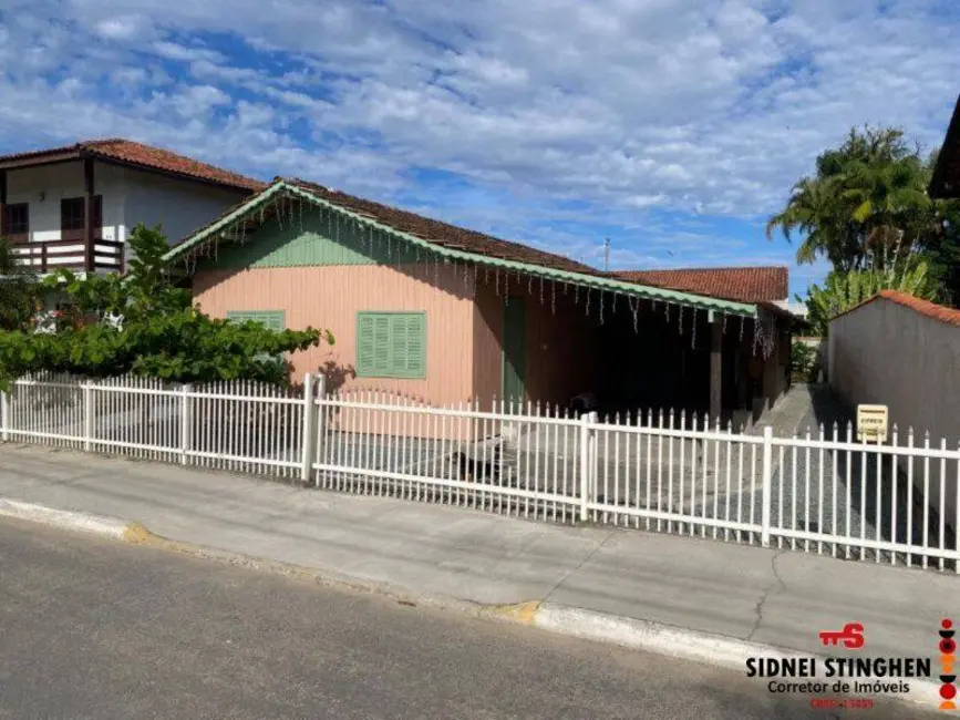 Foto 5 de Casa com 3 quartos à venda, 140m2 em Balneario Barra Do Sul - SC