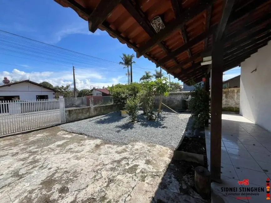 Foto 2 de Casa com 3 quartos à venda, 90m2 em Balneario Barra Do Sul - SC