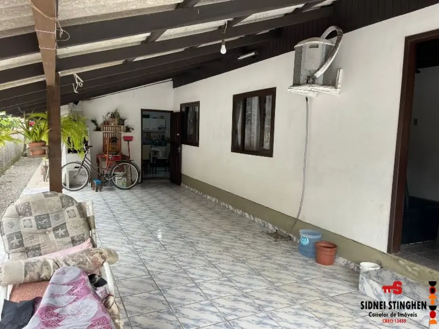 Foto 4 de Casa com 4 quartos à venda, 175m2 em Balneario Barra Do Sul - SC