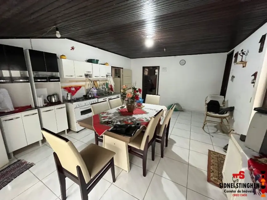 Foto 6 de Casa com 4 quartos à venda, 175m2 em Balneario Barra Do Sul - SC