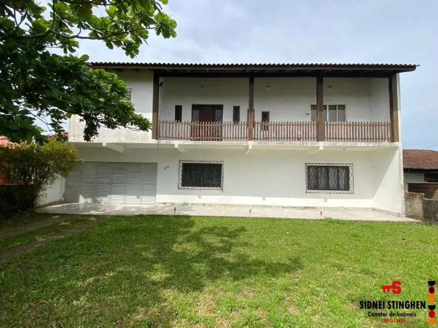 Foto 3 de Casa com 7 quartos à venda, 165m2 em Centro, Balneario Barra Do Sul - SC