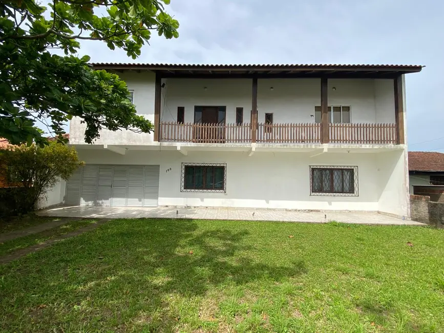 Foto 3 de Casa com 7 quartos à venda, 165m2 em Centro, Balneario Barra Do Sul - SC
