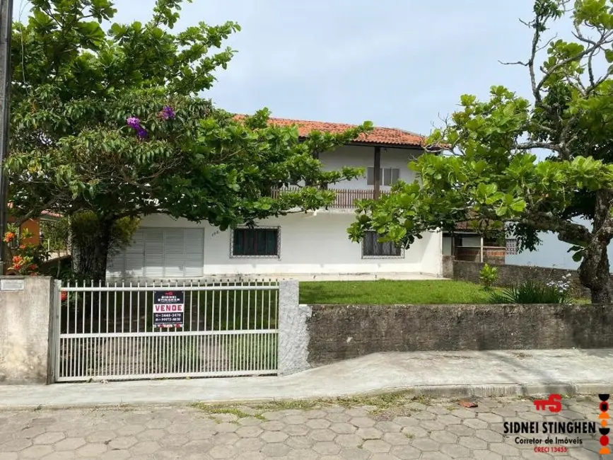Foto 2 de Casa com 7 quartos à venda, 165m2 em Centro, Balneario Barra Do Sul - SC