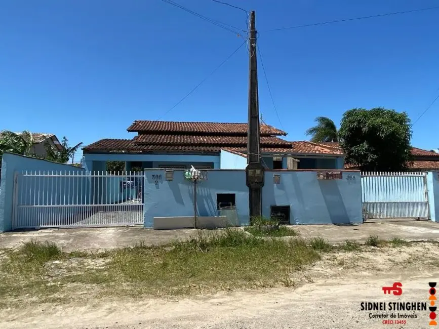 Foto 2 de Casa com 4 quartos à venda, 140m2 em Centro, Balneario Barra Do Sul - SC