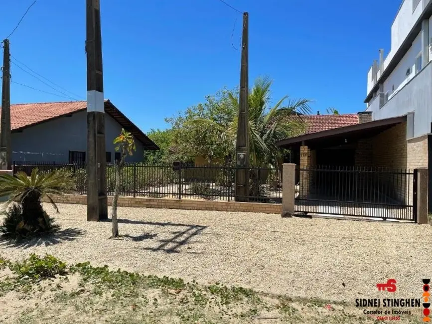 Foto 2 de Casa com 3 quartos à venda, 120m2 em Balneario Barra Do Sul - SC