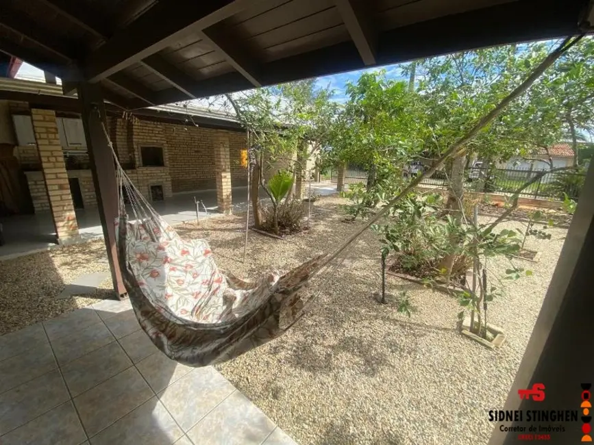 Foto 8 de Casa com 3 quartos à venda, 120m2 em Balneario Barra Do Sul - SC