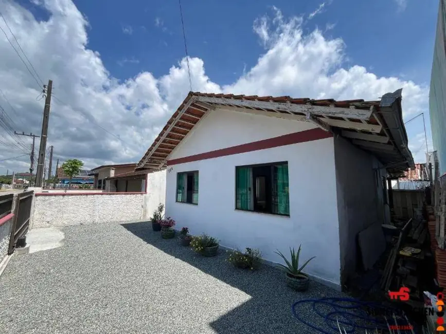 Foto 2 de Casa com 2 quartos à venda, 86m2 em Balneario Barra Do Sul - SC