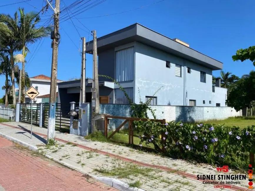 Foto 2 de Casa com 5 quartos à venda, 320m2 em Balneario Barra Do Sul - SC