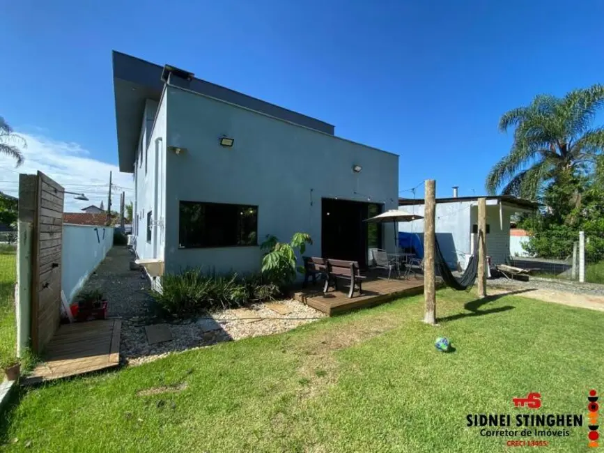 Foto 8 de Casa com 5 quartos à venda, 320m2 em Balneario Barra Do Sul - SC