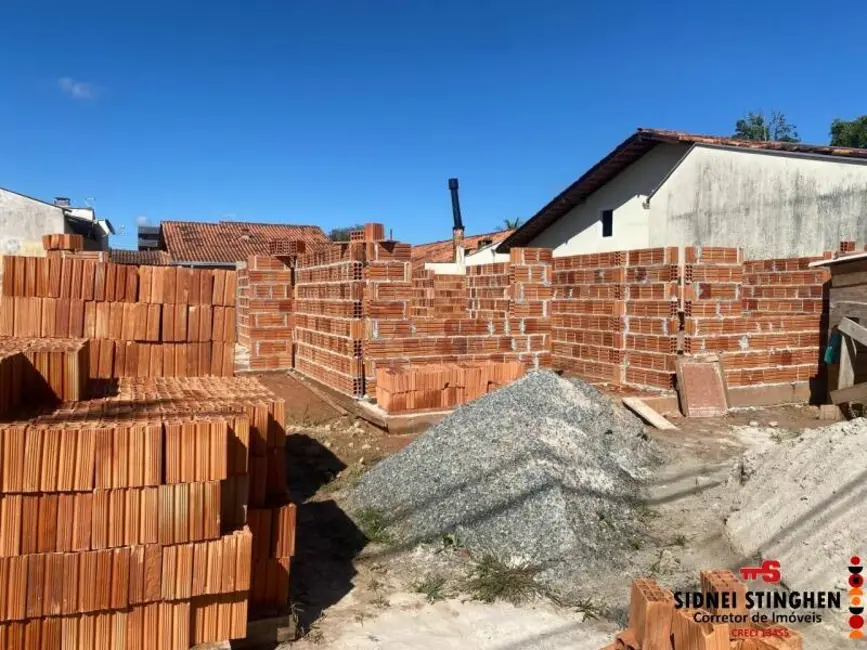 Foto 3 de Casa com 3 quartos à venda, 110m2 em Centro, Balneario Barra Do Sul - SC