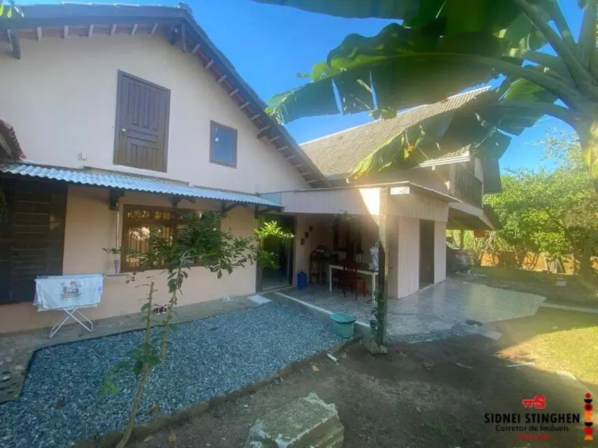 Foto 7 de Casa com 8 quartos à venda, 250m2 em Balneario Barra Do Sul - SC