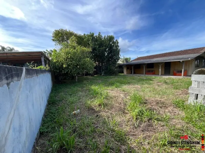 Foto 3 de Terreno / Lote à venda, 228m2 em Balneario Barra Do Sul - SC