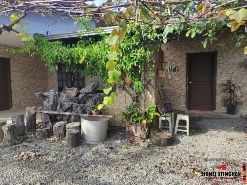 Foto 6 de Casa com 3 quartos à venda, 157m2 em Balneario Barra Do Sul - SC