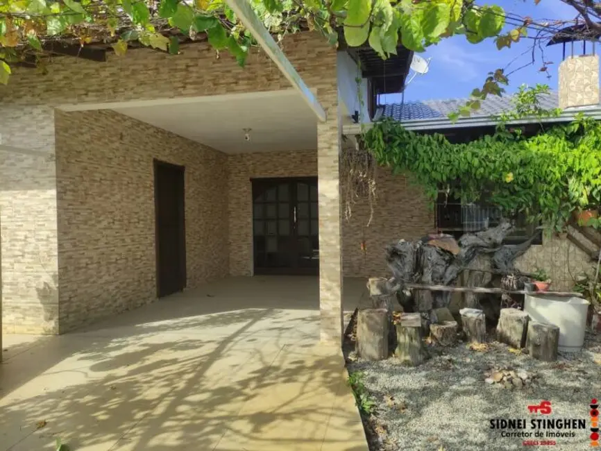 Foto 4 de Casa com 3 quartos à venda, 157m2 em Balneario Barra Do Sul - SC