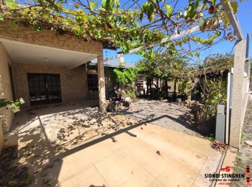 Foto 3 de Casa com 3 quartos à venda, 157m2 em Balneario Barra Do Sul - SC