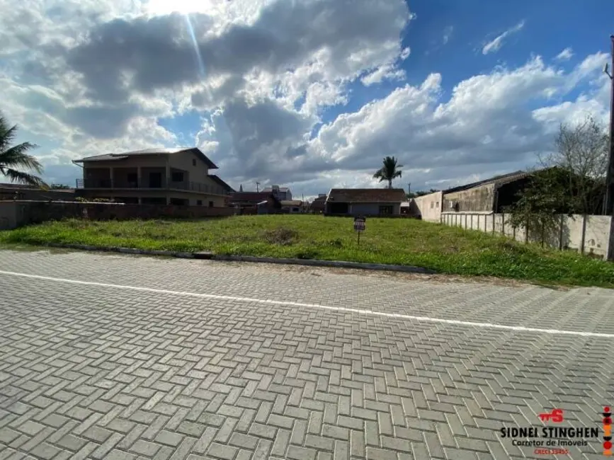 Foto 3 de Terreno / Lote à venda, 300m2 em Balneario Barra Do Sul - SC