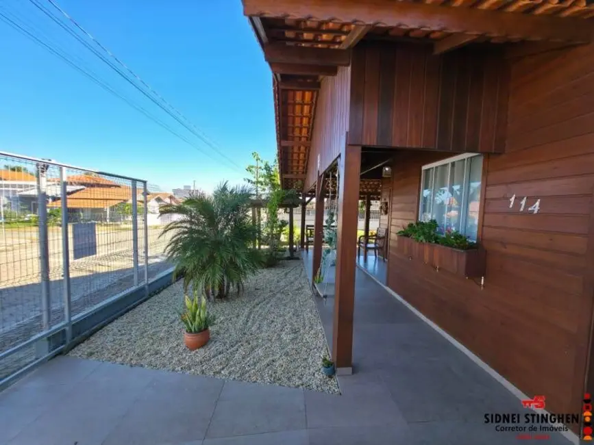 Foto 6 de Casa com 2 quartos à venda, 132m2 em Balneario Barra Do Sul - SC