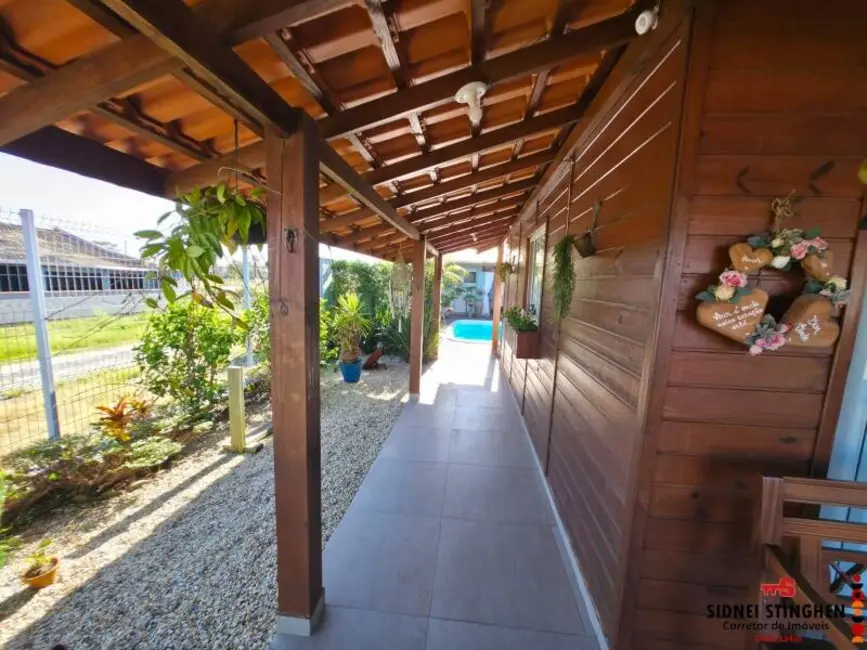 Foto 5 de Casa com 2 quartos à venda, 132m2 em Balneario Barra Do Sul - SC