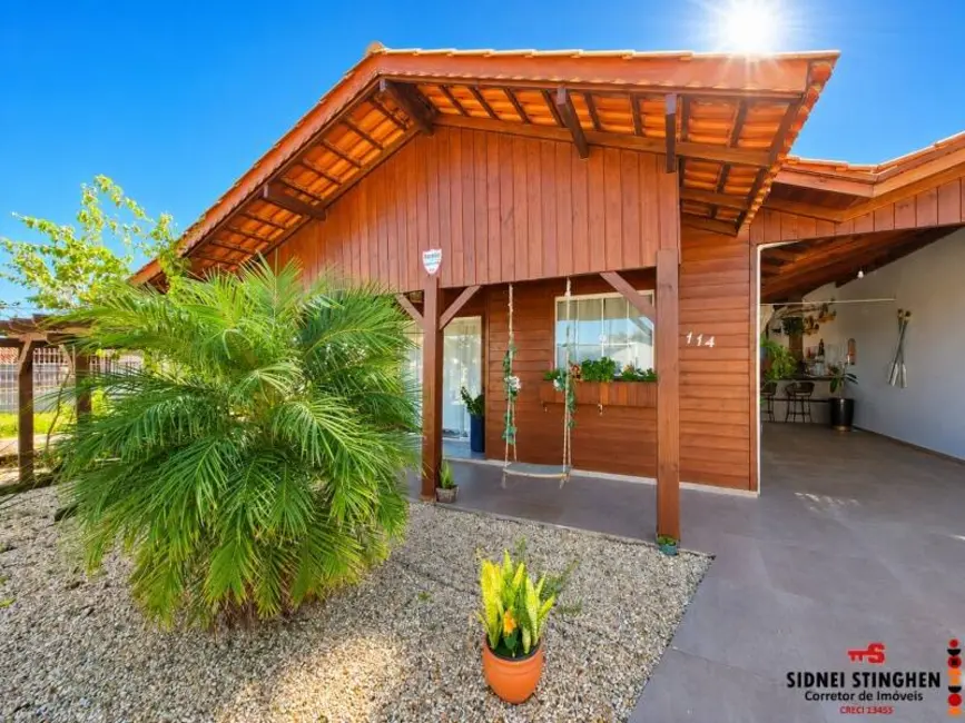 Foto 2 de Casa com 2 quartos à venda, 132m2 em Balneario Barra Do Sul - SC