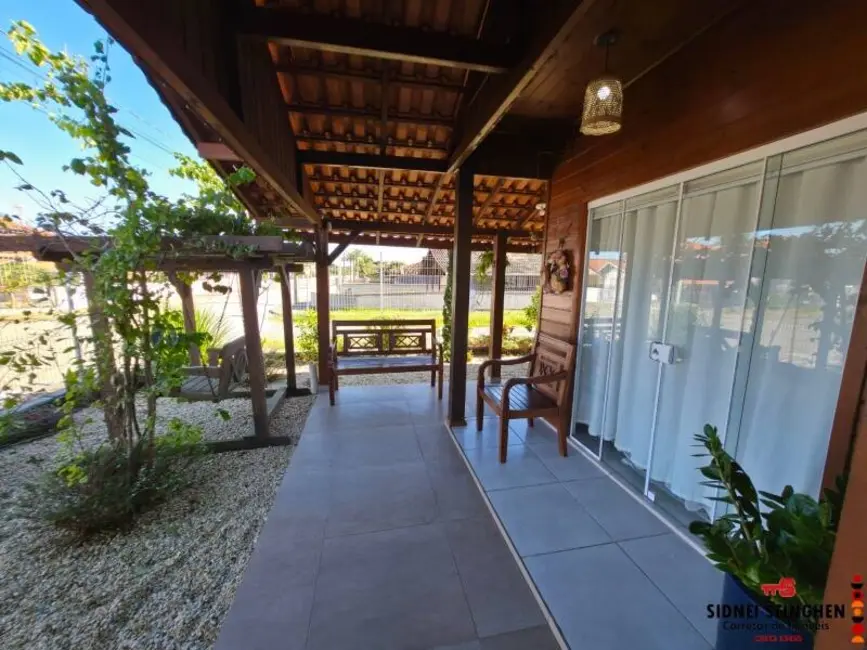 Foto 3 de Casa com 2 quartos à venda, 132m2 em Balneario Barra Do Sul - SC