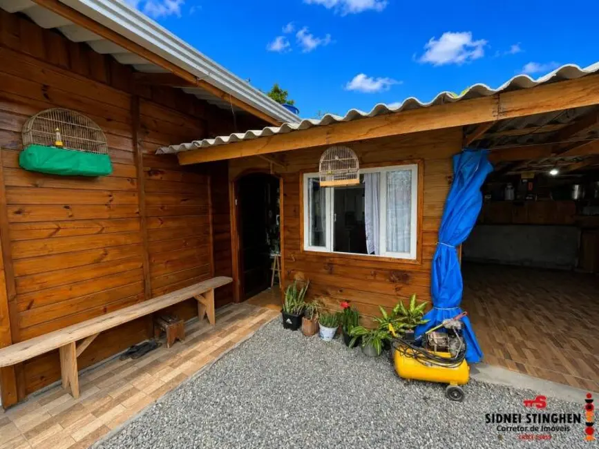 Foto 3 de Casa com 2 quartos à venda, 75m2 em Balneario Barra Do Sul - SC