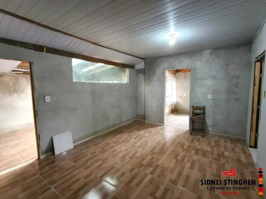 Foto 3 de Casa com 3 quartos à venda, 130m2 em Balneario Barra Do Sul - SC