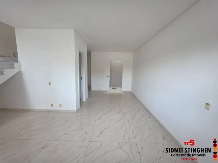 Foto 3 de Casa com 2 quartos à venda, 70m2 em Balneario Barra Do Sul - SC