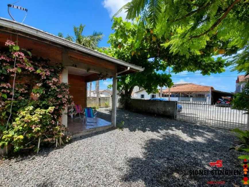 Foto 4 de Casa com 5 quartos à venda, 240m2 em Centro, Balneario Barra Do Sul - SC