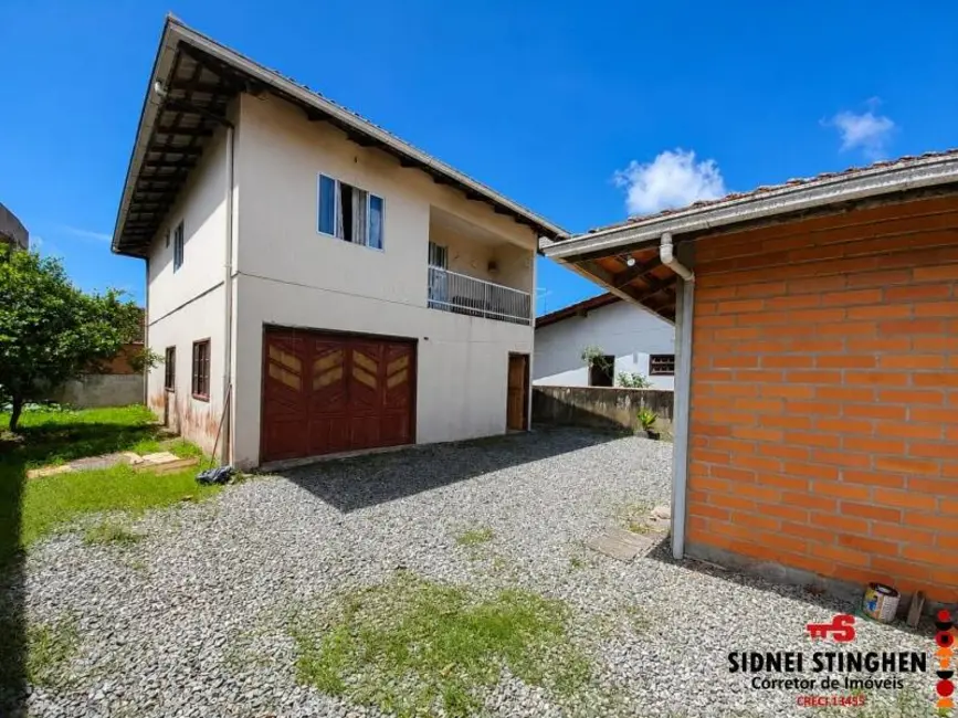 Foto 3 de Casa com 5 quartos à venda, 240m2 em Centro, Balneario Barra Do Sul - SC