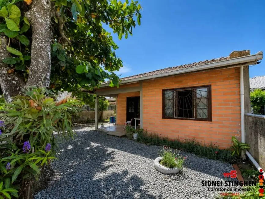 Foto 2 de Casa com 5 quartos à venda, 240m2 em Centro, Balneario Barra Do Sul - SC