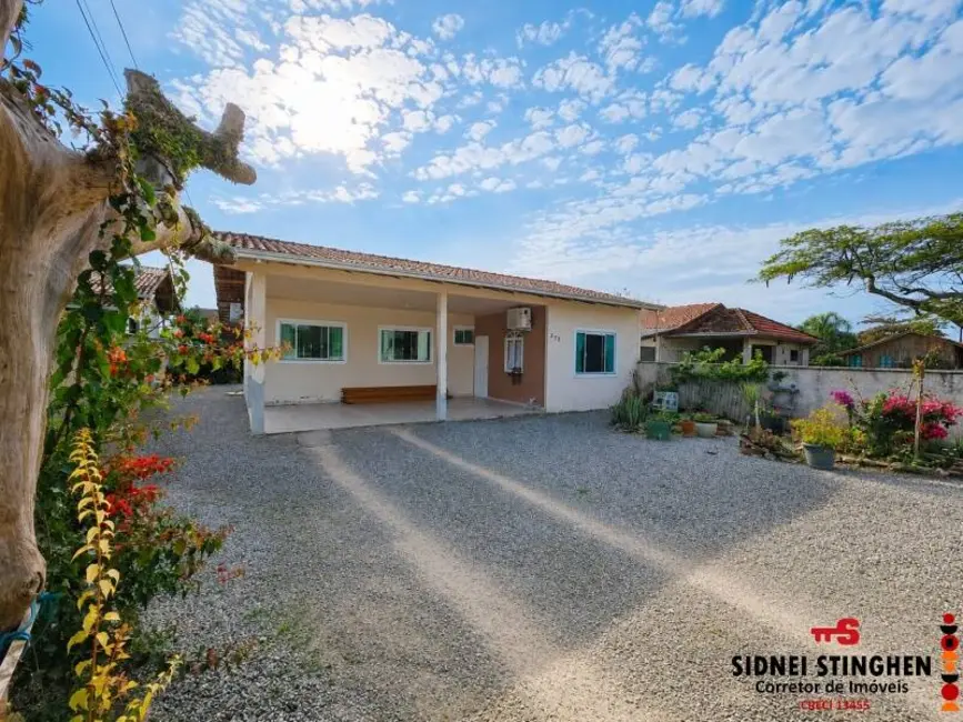 Foto 2 de Casa com 5 quartos à venda, 170m2 em Balneario Barra Do Sul - SC