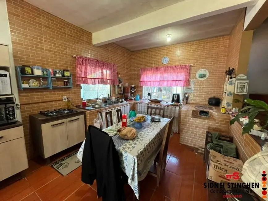 Foto 6 de Casa com 4 quartos à venda, 180m2 em Balneario Barra Do Sul - SC