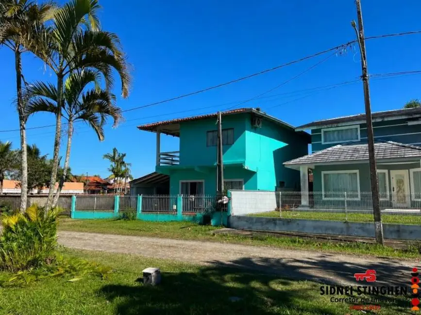 Foto 3 de Casa com 4 quartos à venda, 180m2 em Balneario Barra Do Sul - SC