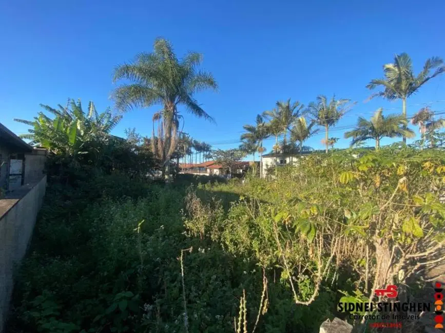 Foto 3 de Terreno / Lote à venda, 325m2 em Balneario Barra Do Sul - SC