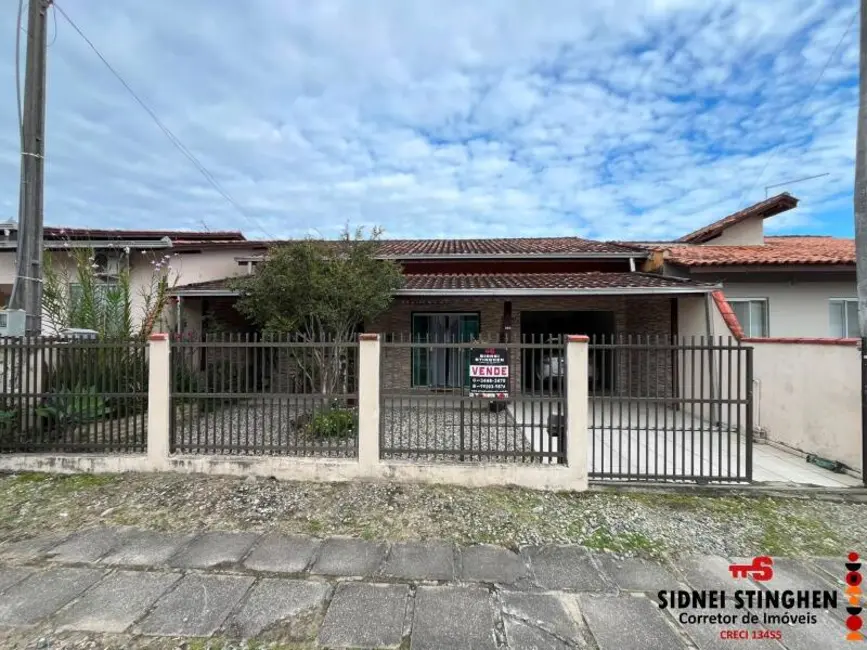 Foto 3 de Casa com 3 quartos à venda, 155m2 em Balneario Barra Do Sul - SC