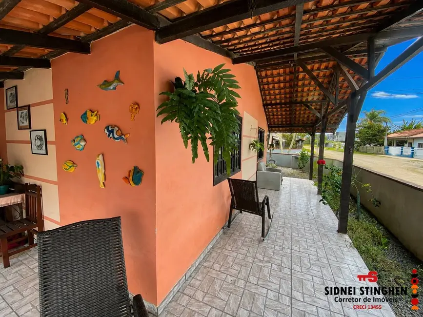 Foto 3 de Casa com 4 quartos à venda, 110m2 em Balneario Barra Do Sul - SC