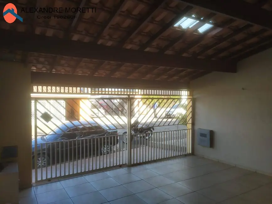 Casa com 2 quartos para alugar, 200m2 em Jardim Santa Rosa, Sorocaba - SP - imagem 3 Foto 3 de Casa com 2 quartos para alugar, 200m2 em Jardim Santa Rosa, Sorocaba - SP