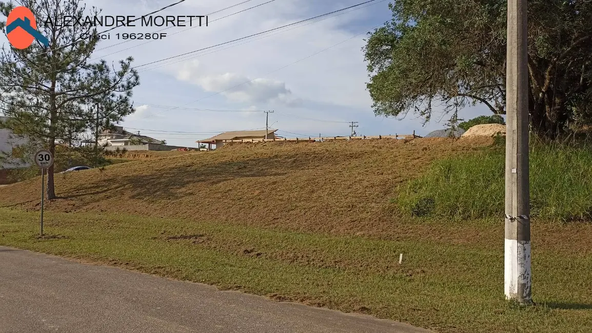 Foto 2 de Terreno / Lote à venda, 897m2 em Aracoiaba Da Serra - SP