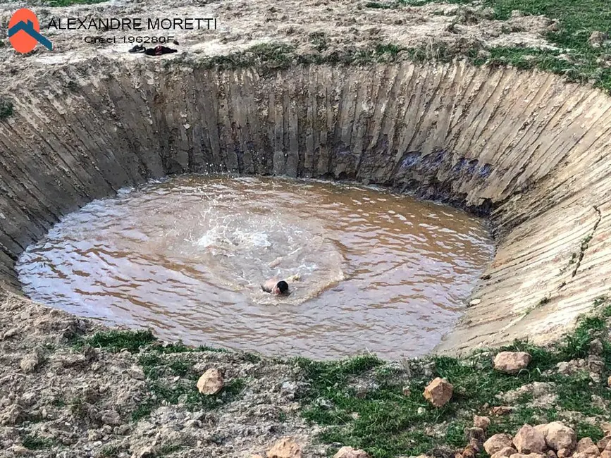 Foto 8 de Chácara à venda, 1300m2 em Aracoiaba Da Serra - SP